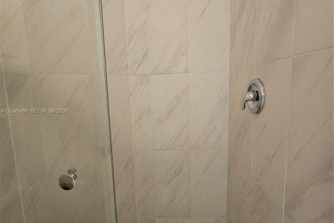 Touwnhouse à louer à Miami, Floride: 4 chambres, 178.93 m2 № 2393374 - photo 29