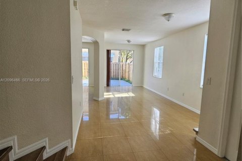 Touwnhouse à louer à Miami, Floride: 4 chambres, 178.93 m2 № 2393374 - photo 9
