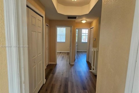 Touwnhouse à louer à Miami, Floride: 4 chambres, 178.93 m2 № 2393374 - photo 16