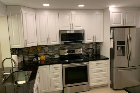 Condo in Lauderhill, Florida, 2 bedrooms № 2250060 - photo 10