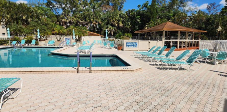 Condo in Lauderhill, Florida, 2 bedrooms № 2250060