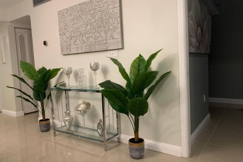 Condo in Lauderhill, Florida, 2 bedrooms № 2250060 - photo 11