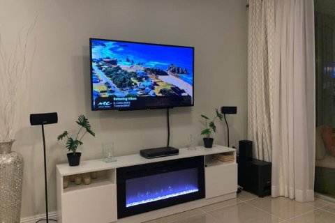 Condo in Lauderhill, Florida, 2 bedrooms № 2250060 - photo 8
