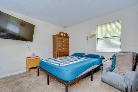 Condo in Largo, Florida, 3 bedrooms  № 1359882 - photo 18