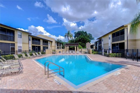 Condo in Largo, Florida, 3 bedrooms  № 1359882 - photo 26