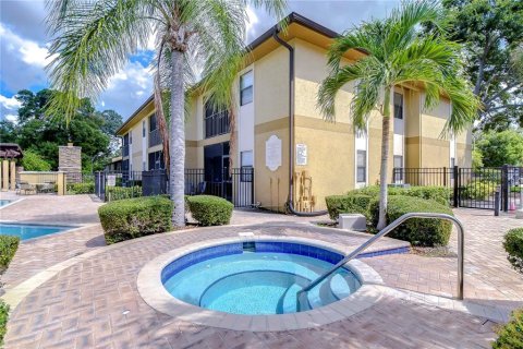 Condo in Largo, Florida, 3 bedrooms  № 1359882 - photo 24