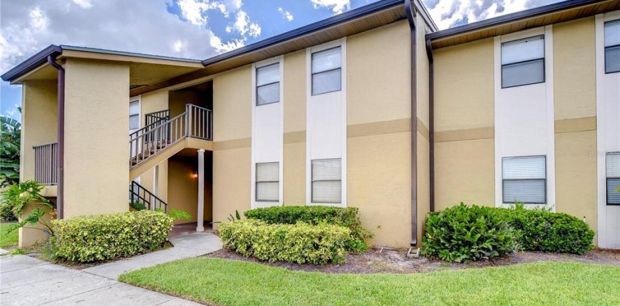Condo in Largo, Florida, 3 bedrooms № 1359882