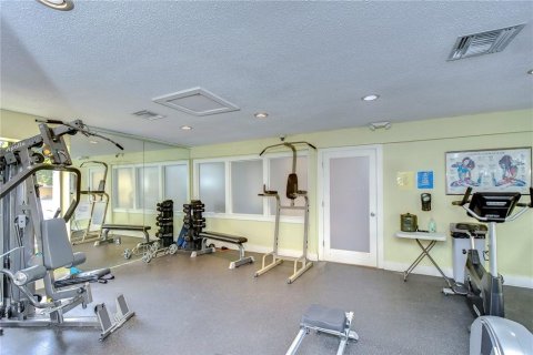 Condo in Largo, Florida, 3 bedrooms  № 1359882 - photo 22