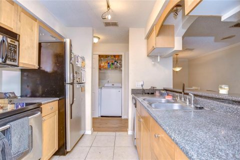 Condo in Largo, Florida, 3 bedrooms  № 1359882 - photo 2
