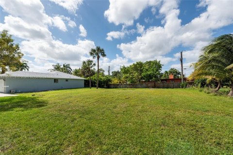 Land in Fort Lauderdale, Florida № 1738025 - photo 2