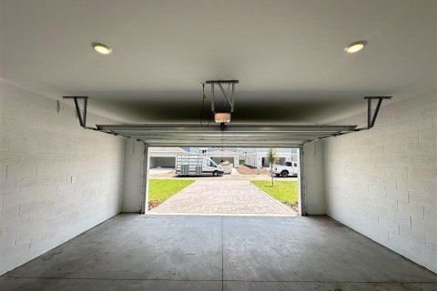 Casa en alquiler en Orlando, Florida, 3 dormitorios, 153.01 m2 № 1886350 - foto 23