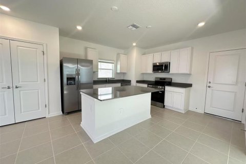 Casa en alquiler en Orlando, Florida, 3 dormitorios, 153.01 m2 № 1886350 - foto 5