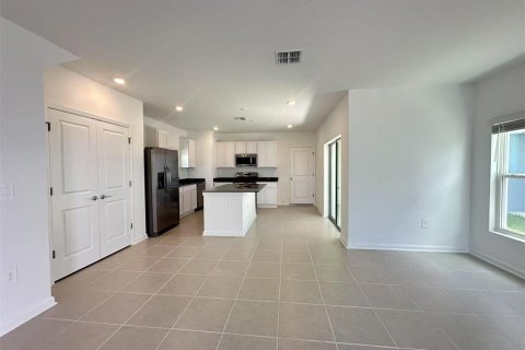 Casa en alquiler en Orlando, Florida, 3 dormitorios, 153.01 m2 № 1886350 - foto 3