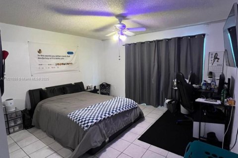 Copropriété à louer à Hialeah, Floride: 2 chambres, 77.48 m2 № 1783943 - photo 2