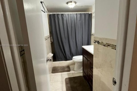 Copropriété à louer à Hialeah, Floride: 2 chambres, 77.48 m2 № 1783943 - photo 8