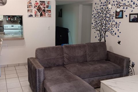 Condo à Hialeah, Floride, 2 chambres  № 1783943