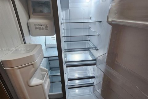 Copropriété à louer à Hialeah, Floride: 2 chambres, 77.48 m2 № 1783943 - photo 14