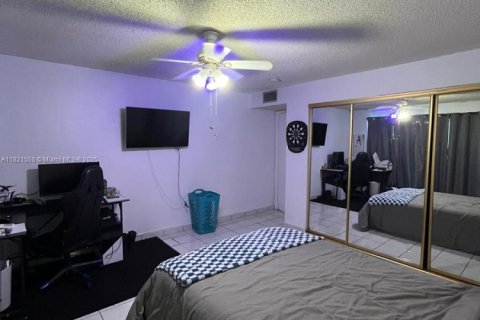 Copropriété à louer à Hialeah, Floride: 2 chambres, 77.48 m2 № 1783943 - photo 3