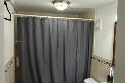 Copropriété à louer à Hialeah, Floride: 2 chambres, 77.48 m2 № 1783943 - photo 4