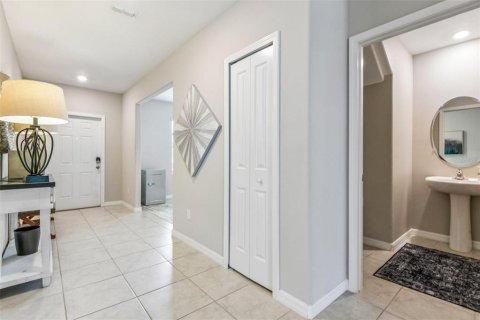 Villa ou maison à vendre à New Port Richey, Floride: 4 chambres, 239.87 m2 № 2218890 - photo 5