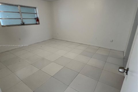 Снять в аренду кондоминиум в Майами, Флорида 1 спальня, 88.63м2, № 1969379 - фото 8