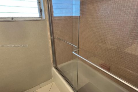 Снять в аренду кондоминиум в Майами, Флорида 1 спальня, 88.63м2, № 1969379 - фото 10