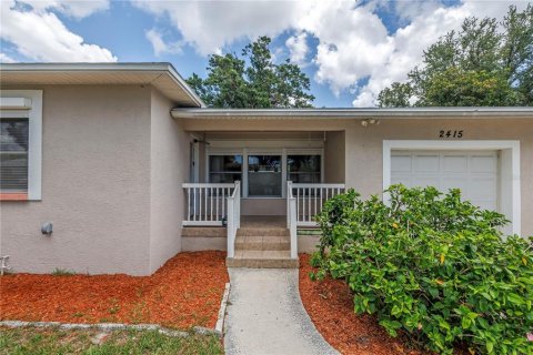 House in Saint Petersburg, Florida 3 bedrooms, 119.75 sq.m. № 1785451 - photo 6