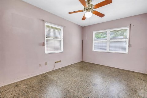 House in Saint Petersburg, Florida 3 bedrooms, 119.75 sq.m. № 1785451 - photo 24