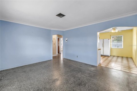 House in Saint Petersburg, Florida 3 bedrooms, 119.75 sq.m. № 1785451 - photo 8