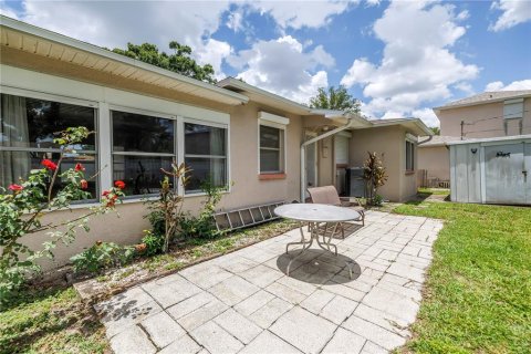 House in Saint Petersburg, Florida 3 bedrooms, 119.75 sq.m. № 1785451 - photo 28