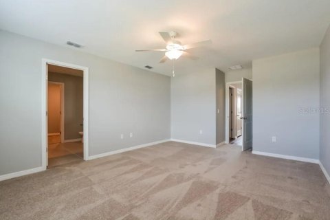 House in Lake Alfred, Florida 4 bedrooms, 205.13 sq.m. № 2118225 - photo 12