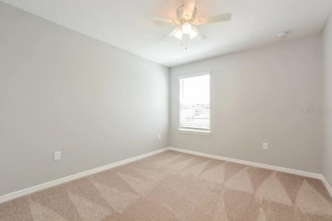 House in Lake Alfred, Florida 4 bedrooms, 205.13 sq.m. № 2118225 - photo 9