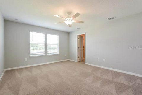 House in Lake Alfred, Florida 4 bedrooms, 205.13 sq.m. № 2118225 - photo 13