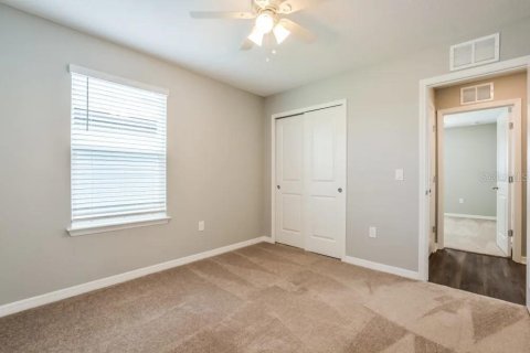 House in Lake Alfred, Florida 4 bedrooms, 205.13 sq.m. № 2118225 - photo 11