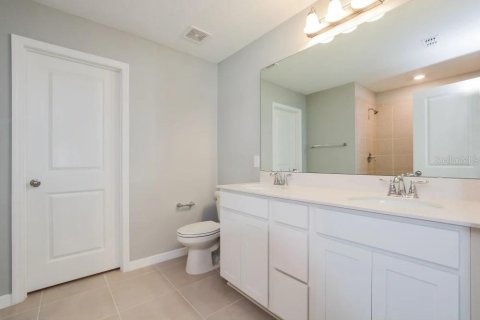House in Lake Alfred, Florida 4 bedrooms, 205.13 sq.m. № 2118225 - photo 8