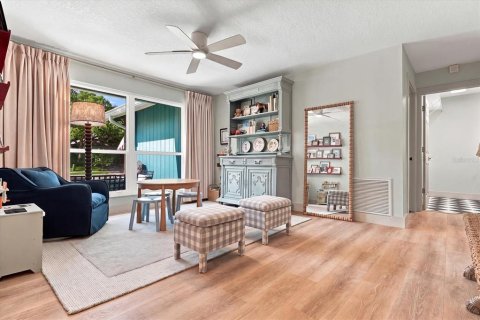 House in Clearwater, Florida 4 bedrooms, 233.18 sq.m. № 2391601 - photo 30
