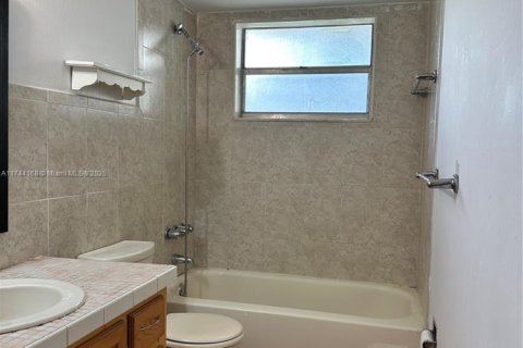 Купить кондоминиум в Майами, Флорида 2 спальни, 122.35м2, № 1961250 - фото 6