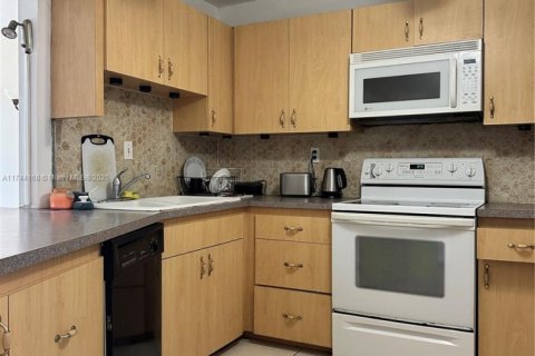 Купить кондоминиум в Майами, Флорида 2 спальни, 122.35м2, № 1961250 - фото 4