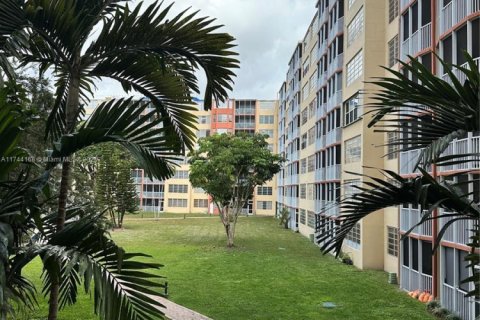 Купить кондоминиум в Майами, Флорида 2 спальни, 122.35м2, № 1961250 - фото 15
