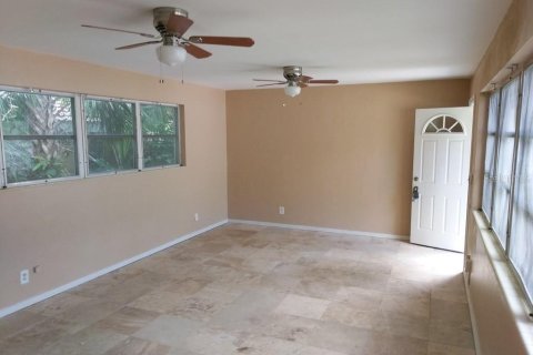 Propiedad comercial en venta en Daytona Beach, Florida, 6 dormitorios, 307.97 m2 № 1535640 - foto 18