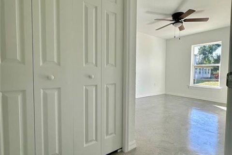 House in Auburndale, Florida 3 bedrooms, 132.29 sq.m. № 2093678 - photo 7