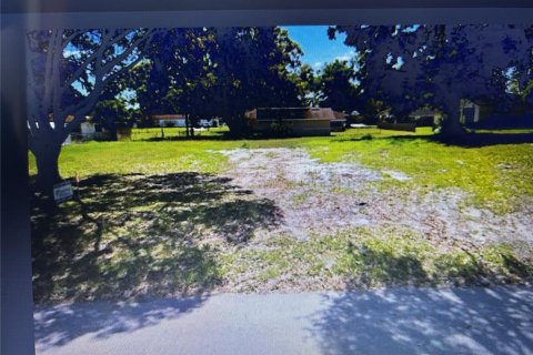 House in Auburndale, Florida 3 bedrooms, 132.29 sq.m. № 2093678 - photo 10