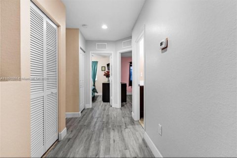 Купить таунхаус в Хомстед, Флорида 3 спальни, 146.79м2, № 2013970 - фото 9