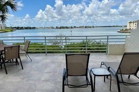 Condo in South Pasadena, Florida, 2 bedrooms  № 1428950 - photo 16