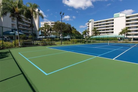 Condo in South Pasadena, Florida, 2 bedrooms  № 1428950 - photo 24