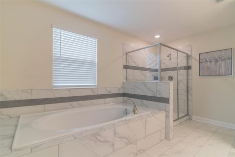 House in Davenport, Florida 6 bedrooms, 310.2 sq.m. № 1634773 - photo 20