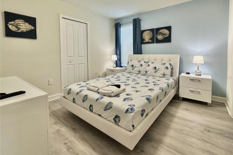 House in Davenport, Florida 6 bedrooms, 310.2 sq.m. № 1634773 - photo 25