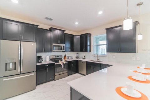 House in Davenport, Florida 6 bedrooms, 310.2 sq.m. № 1634773 - photo 9