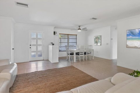 Casa en venta en Venice, Florida, 2 dormitorios, 125.6 m2 № 2158047 - foto 17