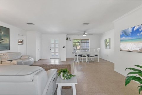 Casa en venta en Venice, Florida, 2 dormitorios, 125.6 m2 № 2158047 - foto 16